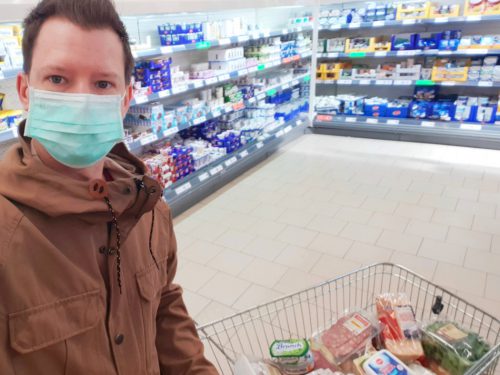 Coronavirus Mundschutz Supermarkt