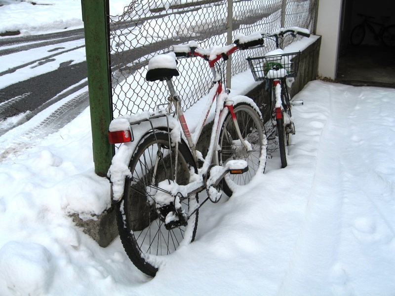 Fahrrad im Schnee