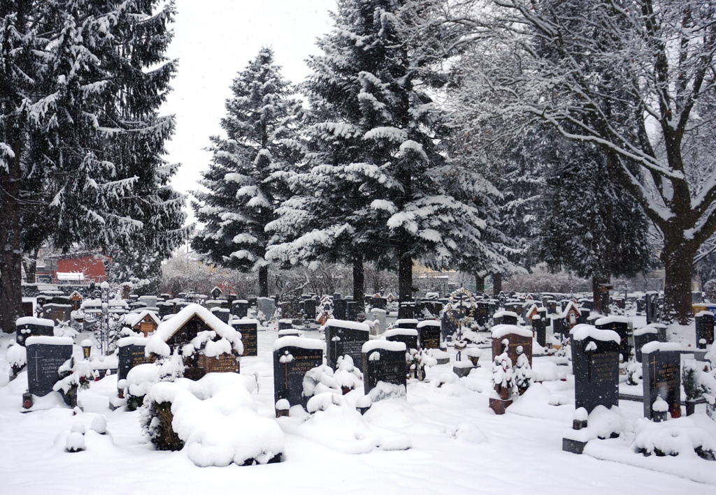 Friedhof im Winter / Schnee