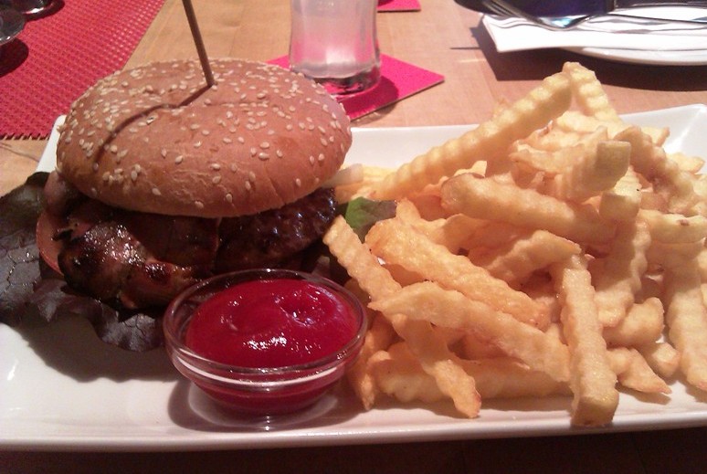 Hamburger Cheeseburger Pommes