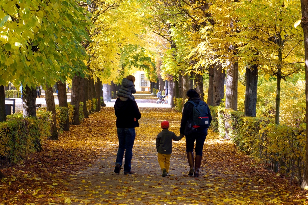 Herbstausflug für junge Familie