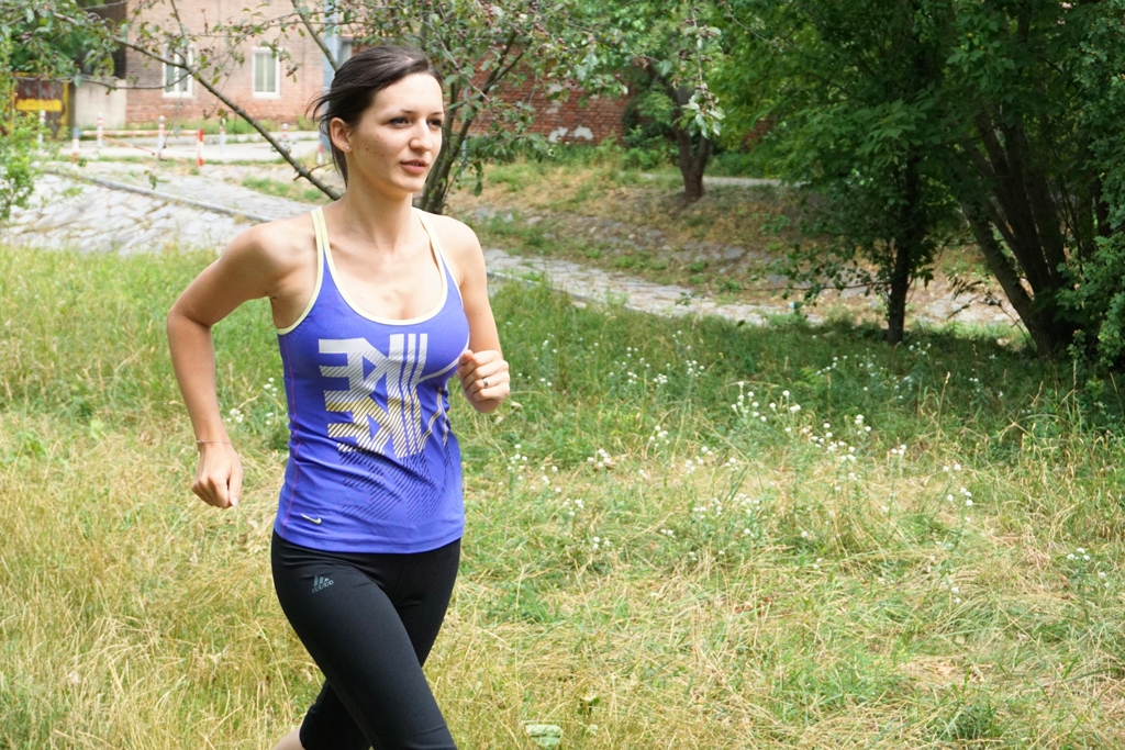 Junge Frau beim Sport Jogging