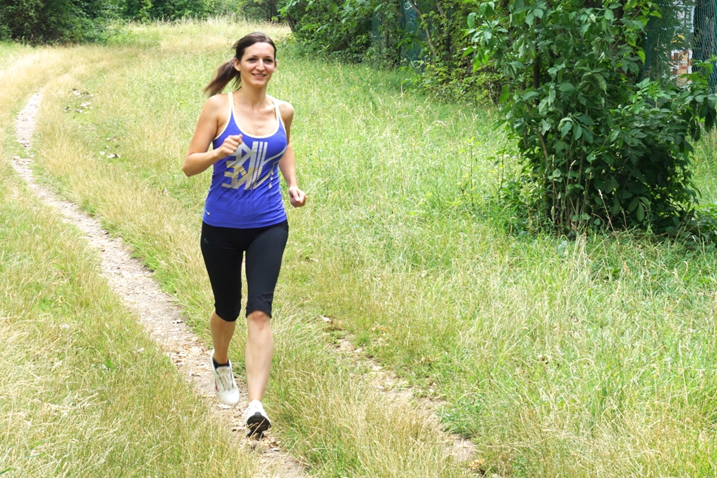 Junge Frau beim Training Sport