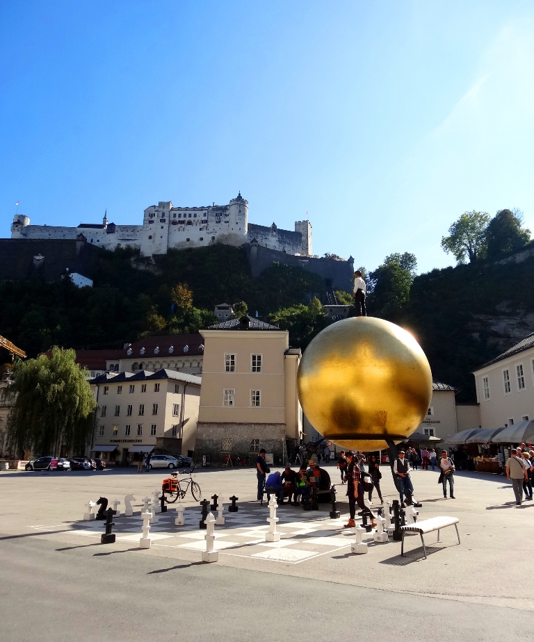 Goldene Kugel Kapitelplatz Salzburg