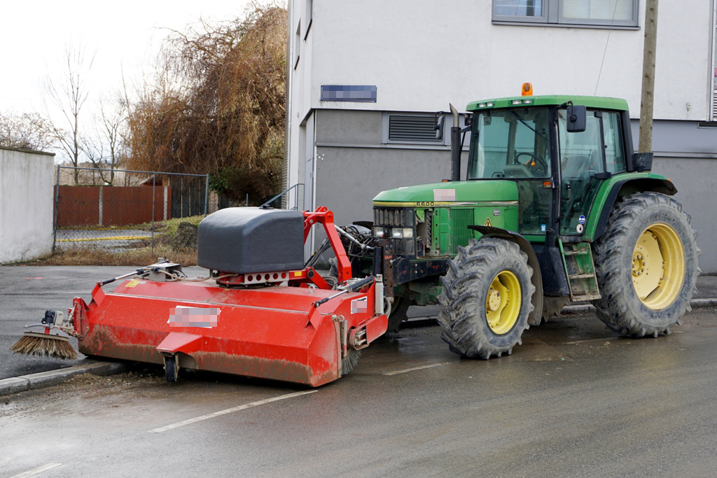 Traktor Kehrmaschine