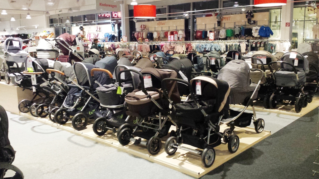 Kinderwagen im Geschäft