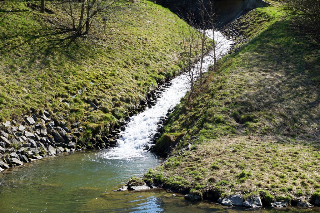 Kleiner Wasserfall