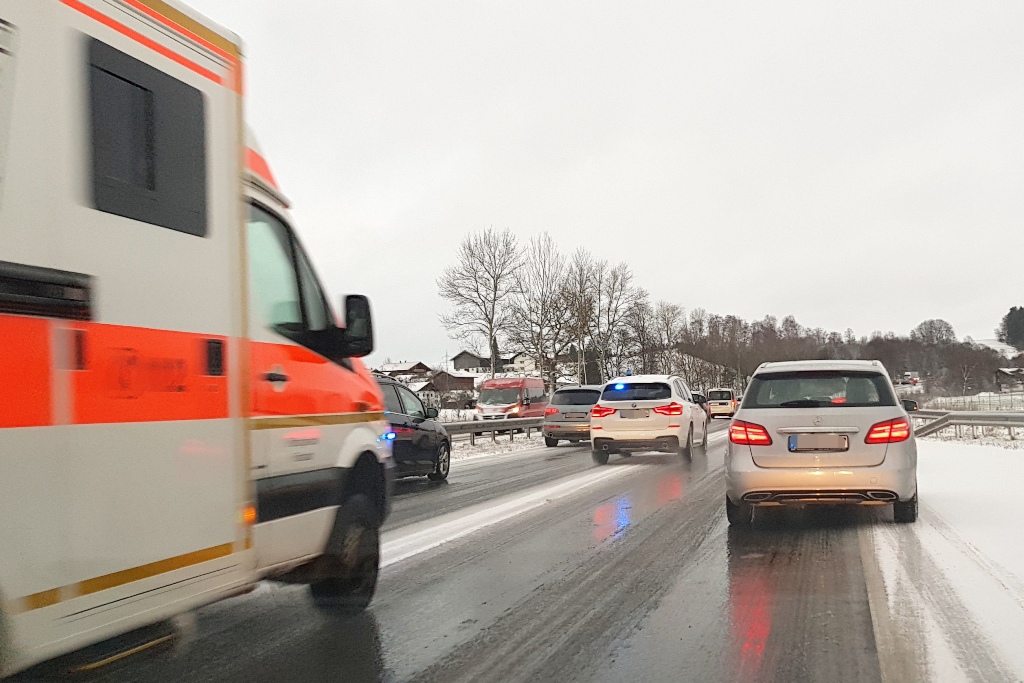 Rettungsgasse Notarzt Rettungsdienst