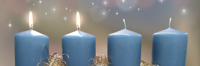 Schöner zweiter 2 Advent Adventkranz länglich Hintergrund