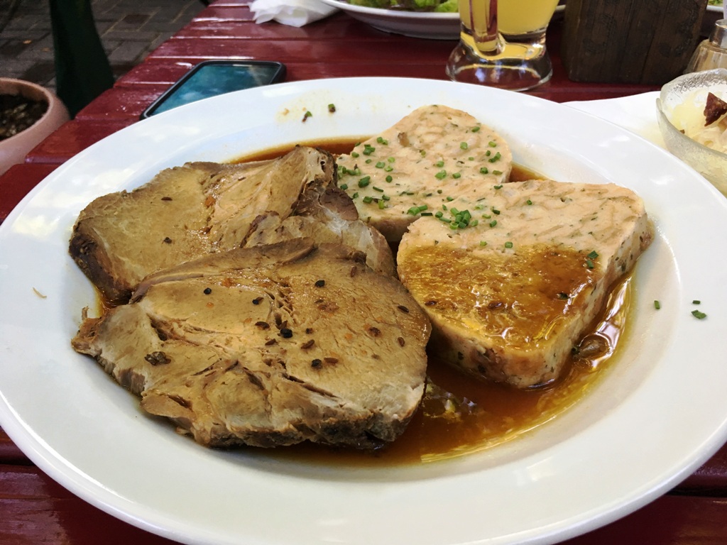 Schweinsbraten Knödel