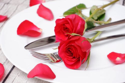 Valentinstag Essen mit Rosen