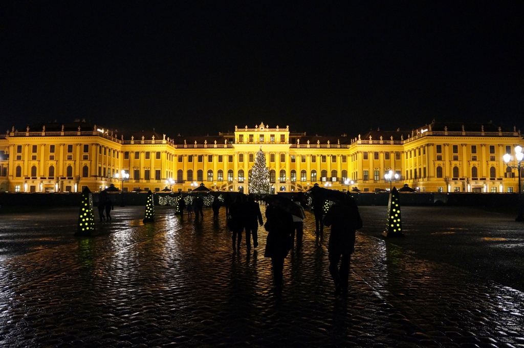 Weihnachtsmarkt Schönbrunn Wien1